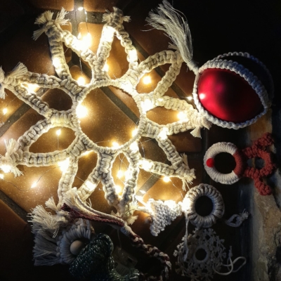 Verantsltungsbild - Weihnachtliches Makramee