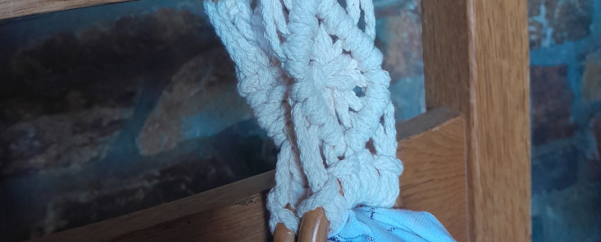 Makramee: Handtuchhalter, Bilderrahmen und Gartenlampe