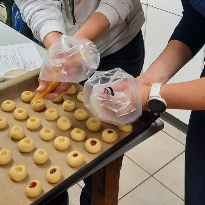 Weihnachtsbäckerei in Aldringen