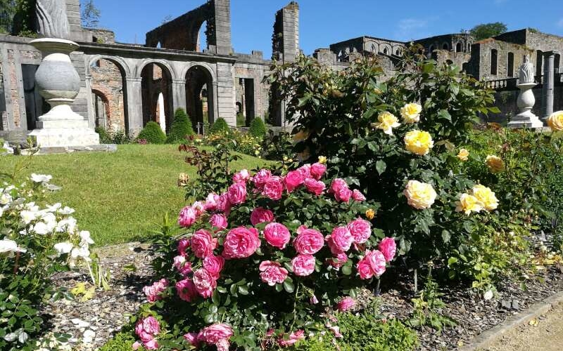 Gartentour – Villers-la-Ville – wo Geschichte in Gärten weiterlebt