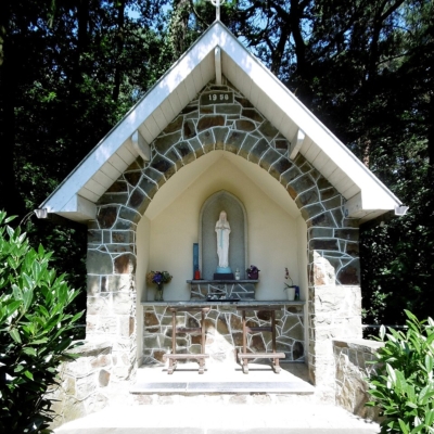 Verantsltungsbild - Verwurzelt sein - Pilgerwanderung an der Banneux-Kapelle/Johberg